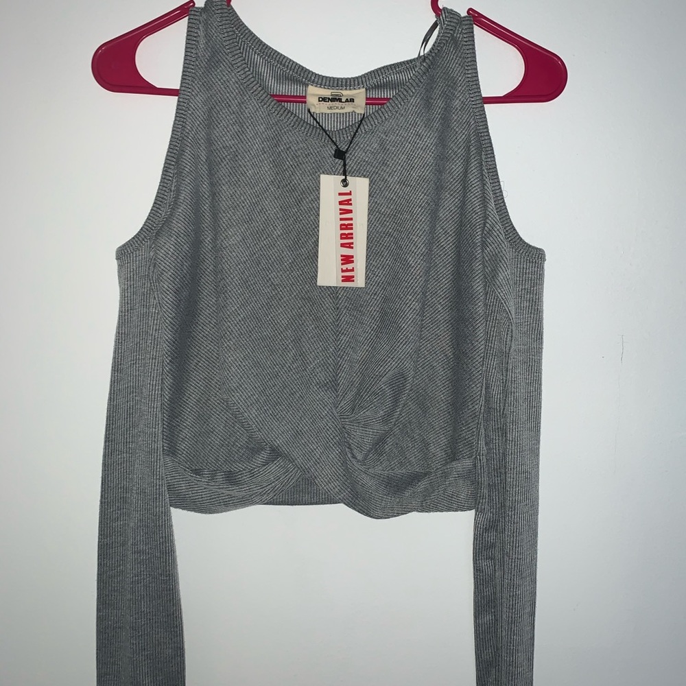 long sleeve grey top